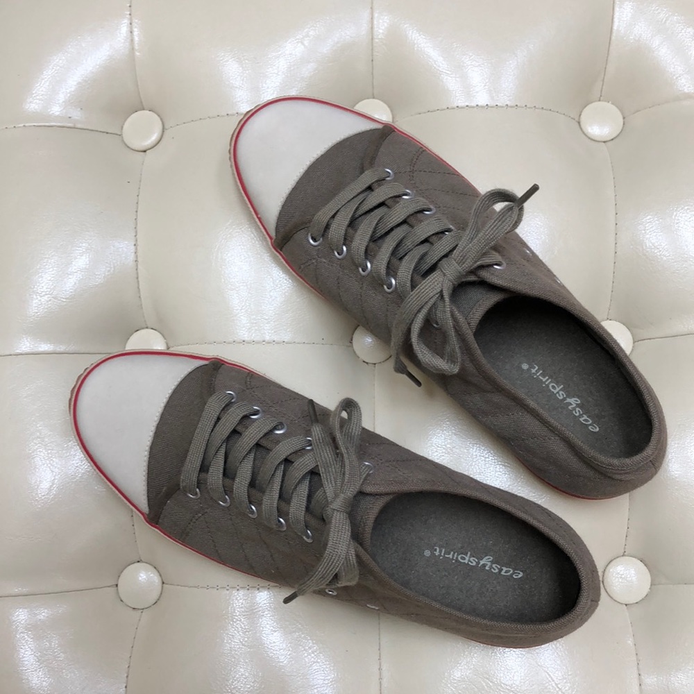 New Easy Spirit Sillas sneaker, olive green size 8